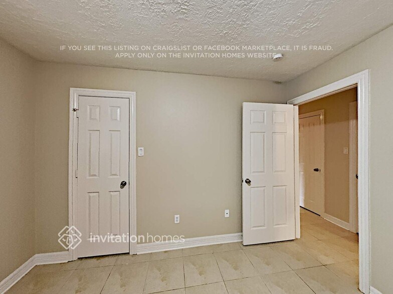 Building Photo - 16395 Havenpark Dr
