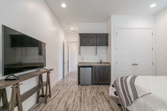 Building Photo - PETS ALLOWED!  Spacious & Modern 3-Bedroom Home for Rent Near Sand Hollow Reservoir