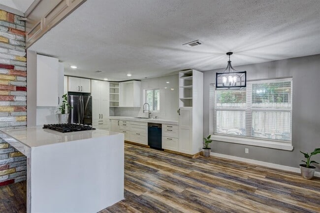 Building Photo - 17506 Rustington Dr