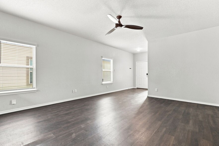 Building Photo - 7222 Boxing Grove