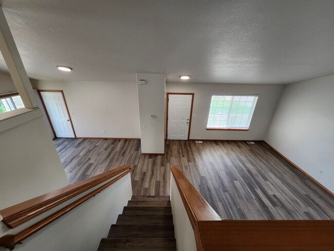 Building Photo - 7815 Deschutes Dr