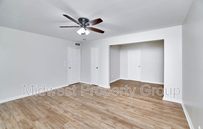 Building Photo - 6681 Chesapeake Dr