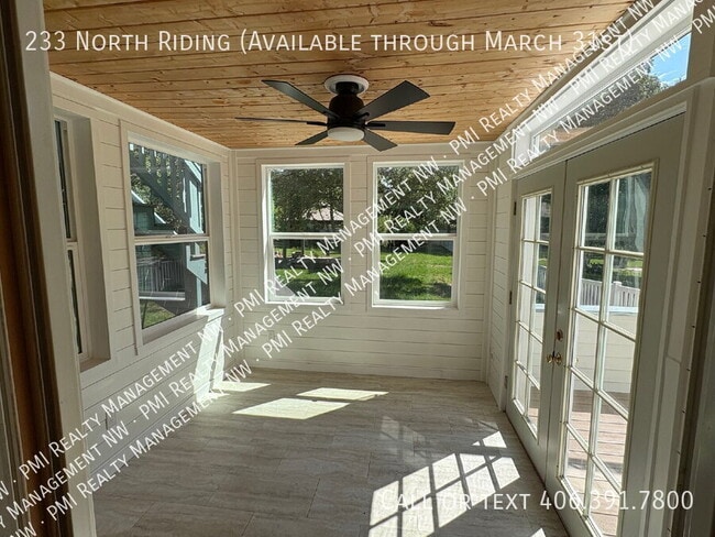 Building Photo - 233 N Riding