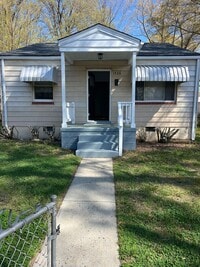 Building Photo - 2 BR / 1 BA  Renovated home near VCU in Byrd Park Area! Pets considered! Available April 15st!