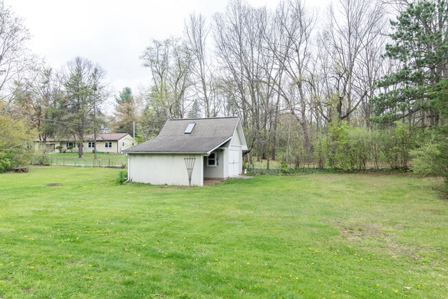 Building Photo - 6868 Crane Rd