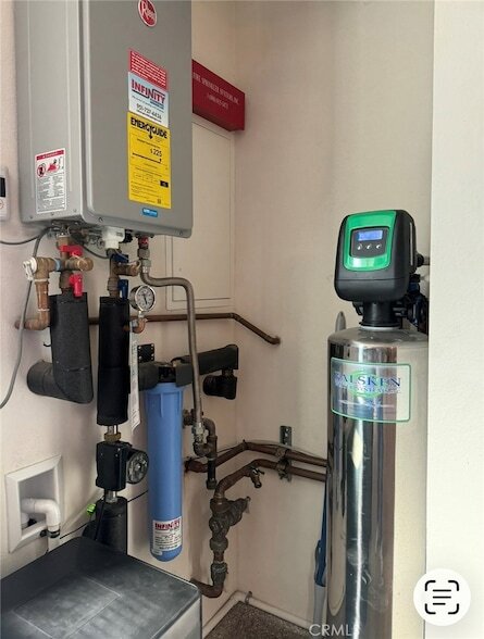 Building Photo - 142 Lantana Dr