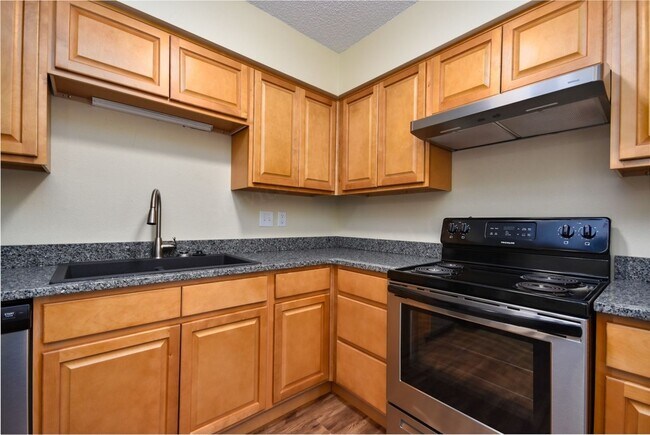 Building Photo - Table Rock Apartments