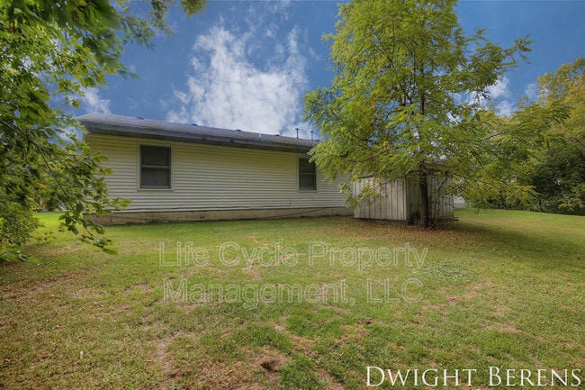 Building Photo - 6705 North Dr