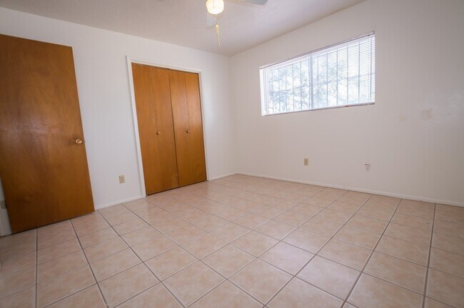 Building Photo - Large Corner Lot Santé Fe Home, Over 1650 ...