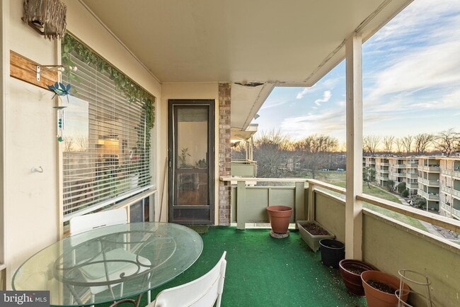 Building Photo - 7244 Donnell Pl