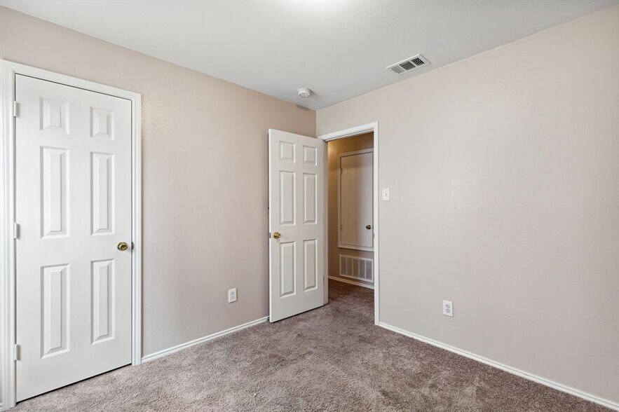 Building Photo - 12225 Peak Cir