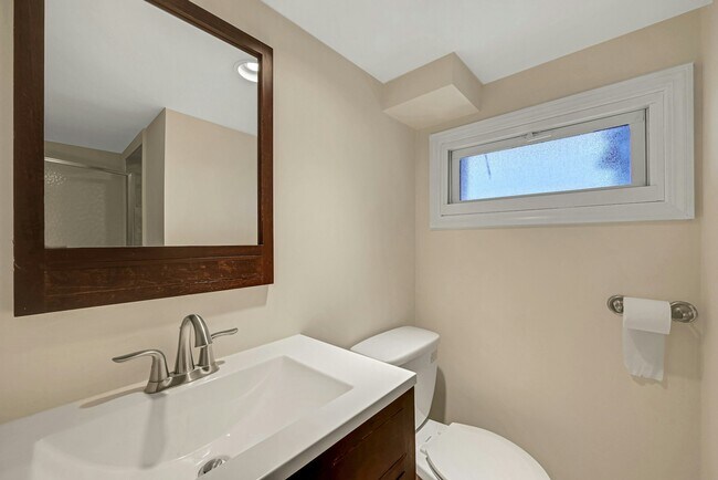 Building Photo - 126 Huber St