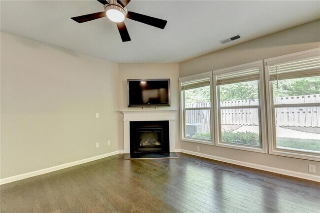 Building Photo - 7245 Heritage Oak Ct