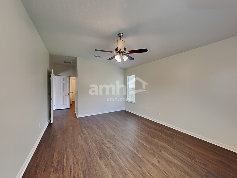 Building Photo - 11373 Chapelgate Ln