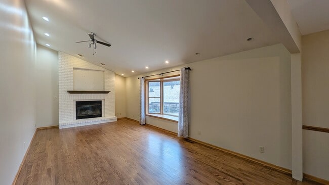 Building Photo - 205 San Carlos Rd