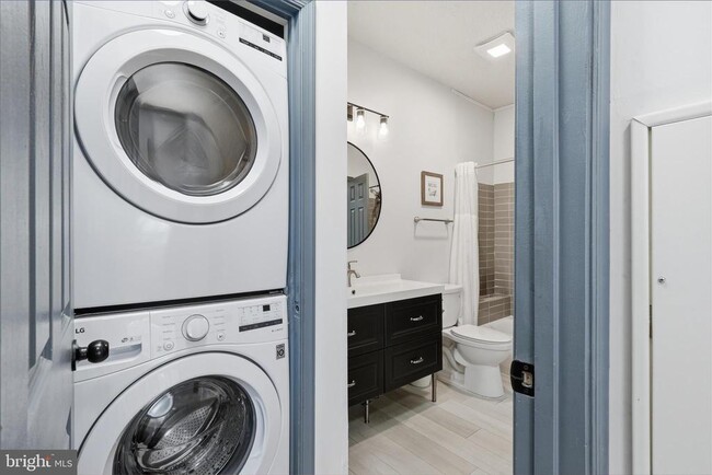 Building Photo - 14317 Climbing Rose Way