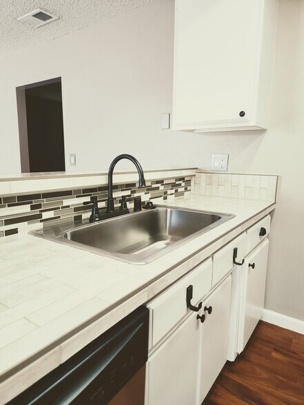 Kitchen - 131 Montana St