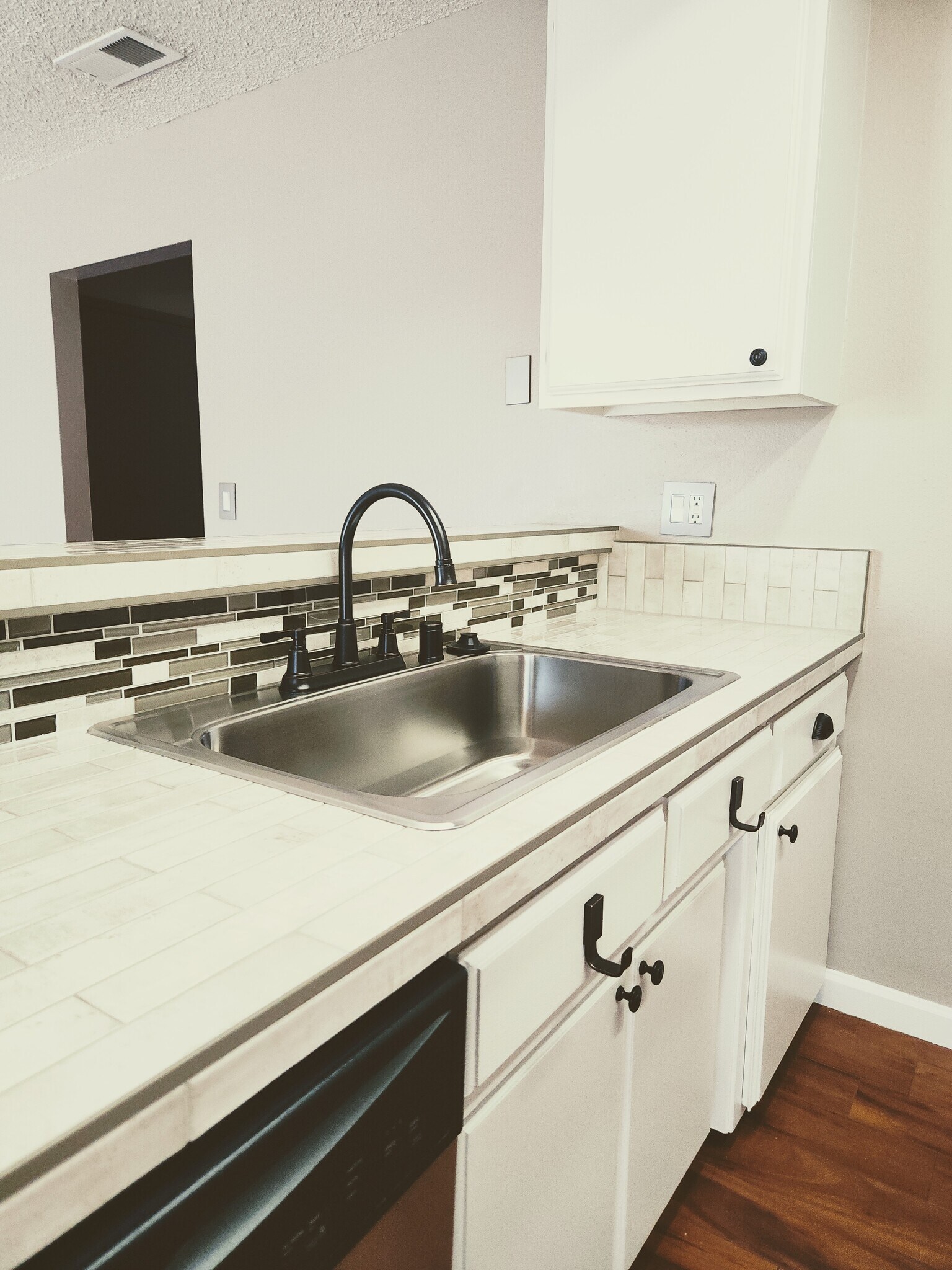 Kitchen - 131 Montana St