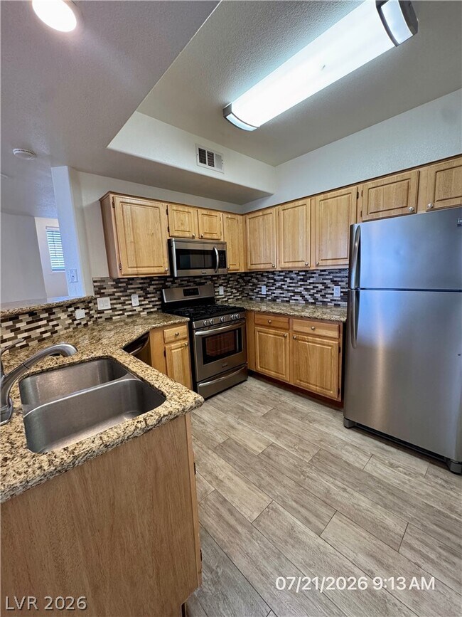 Building Photo - 5855 Valley Dr