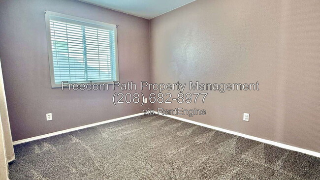 Building Photo - 13904 Cassia St