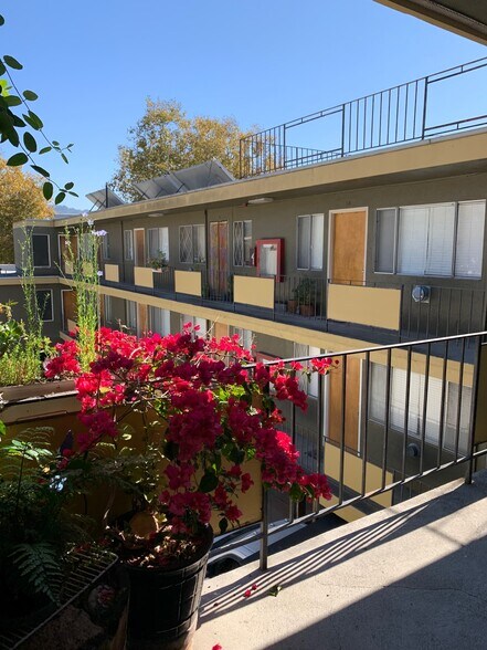 Building Photo - 1732 San Pablo Ave