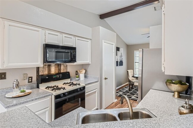 Building Photo - 1504 Spiderlily View