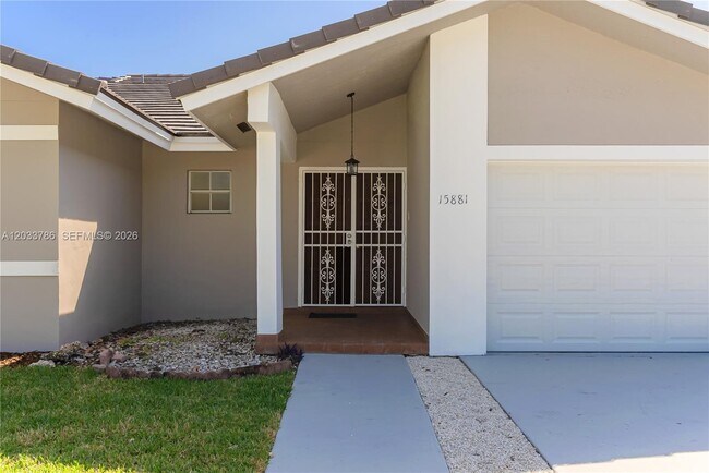 Building Photo - 15881 SW 139th Ave