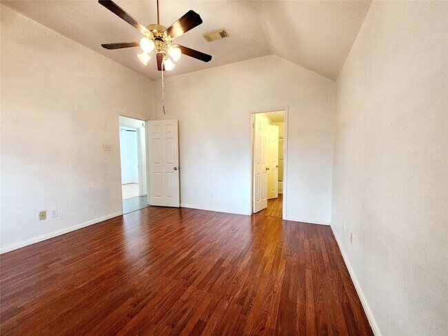 Building Photo - 638 Aldenwick Ln