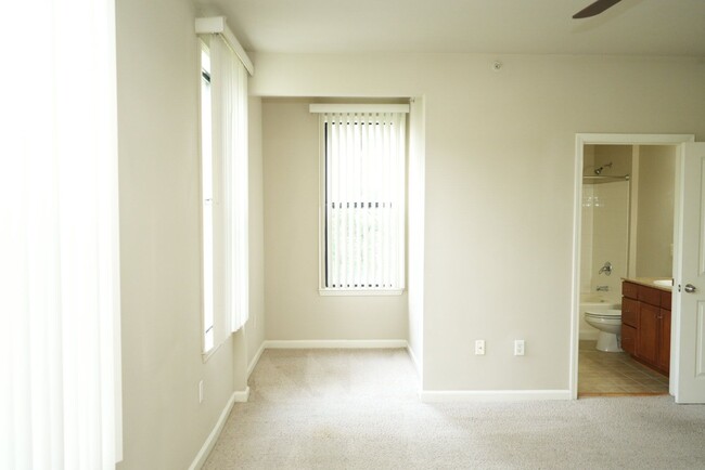 Building Photo - 745 Walker Square, Apt #3A