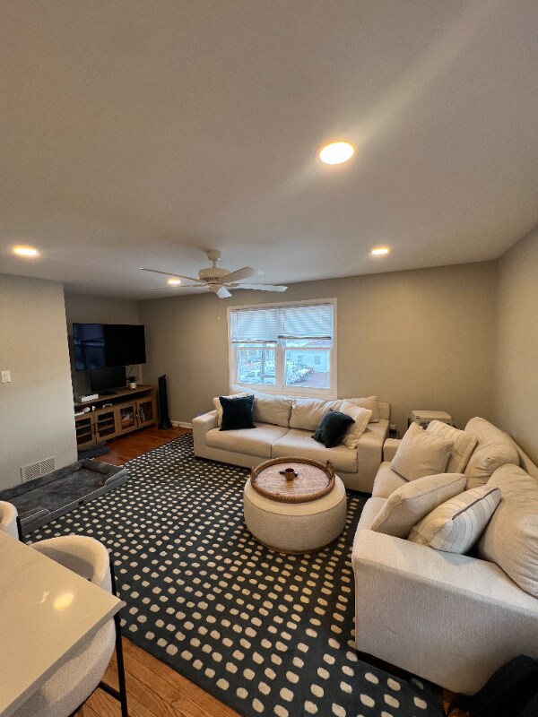 Building Photo - 221-223-223 Haven Ave