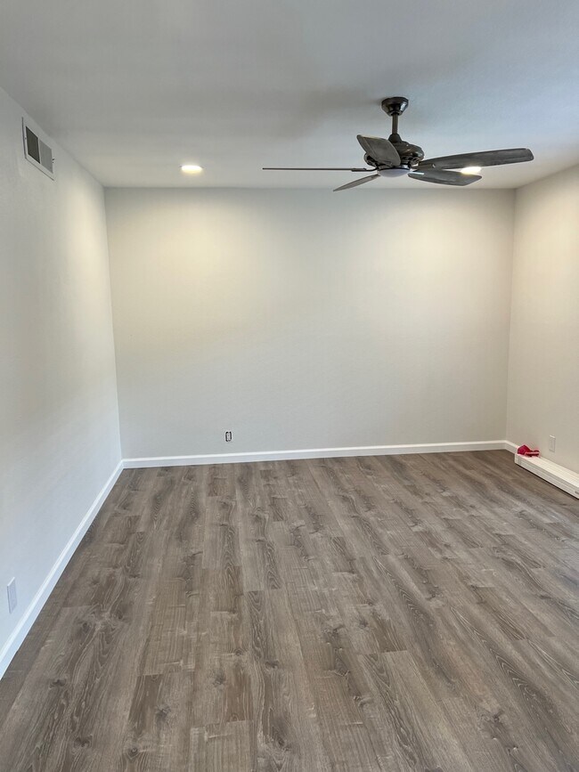 Building Photo - 1601 Pennsylvania St NE