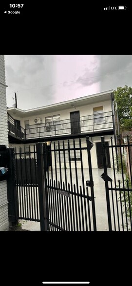 Primary Photo - 1930 W Dallas St