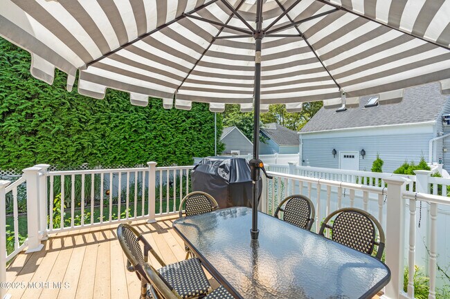 Building Photo - 351 Euclid Ave