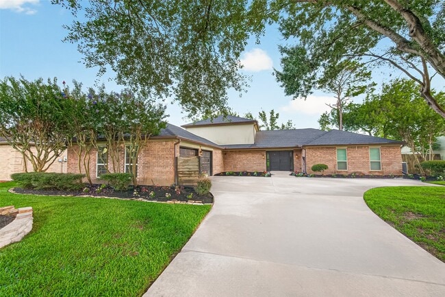 Building Photo - 2103 Winged Foot Dr