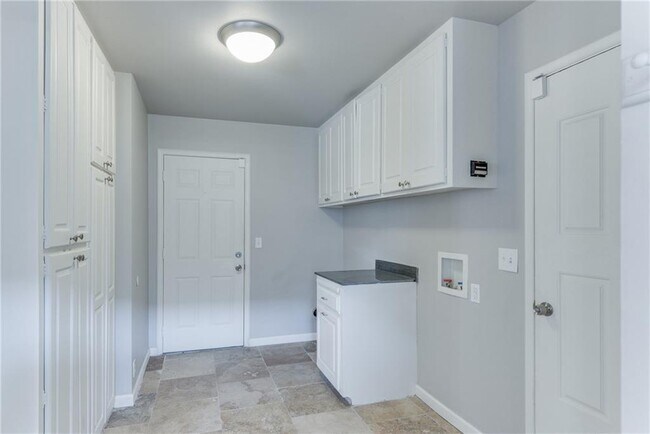 Building Photo - Luxury Living in Quail Creek!!