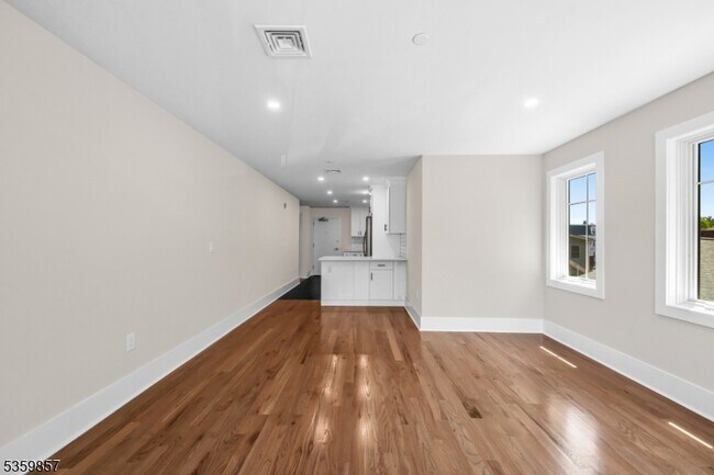 Building Photo - 162 Closter Dock Rd