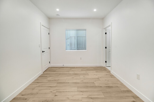 Building Photo - 5624 Raber St