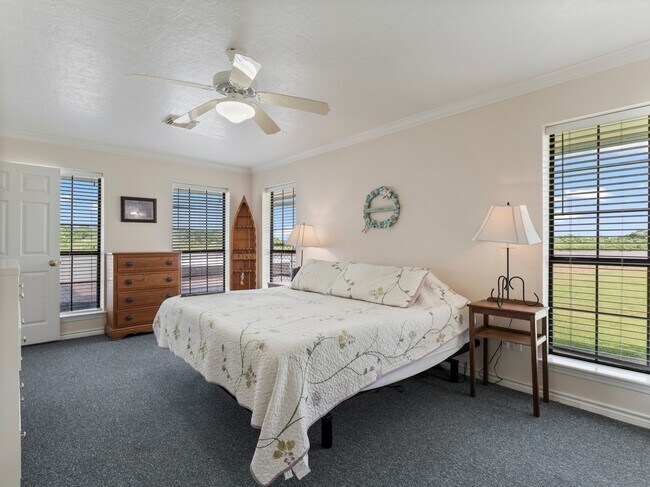 Building Photo - 779 Cr 257