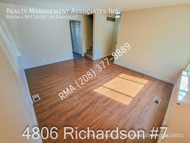 Building Photo - Great Townhouse Located on The Bench!!!