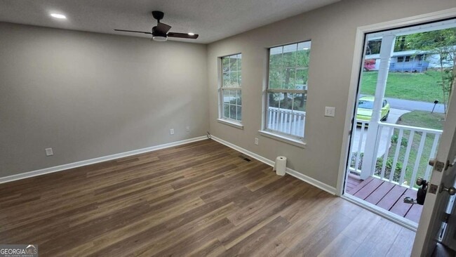 Building Photo - 3025 Mangum Dr