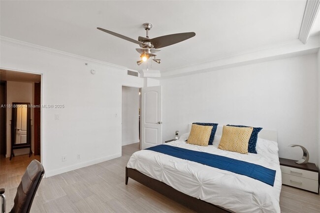 Building Photo - 3001 S Ocean Dr