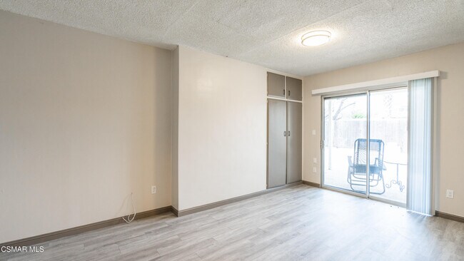 Building Photo - 5901 Hanna Ave