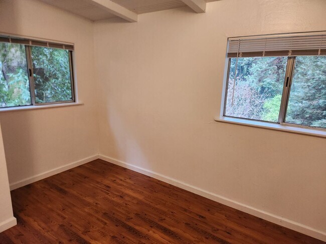 Building Photo - 11075 Dell Ave