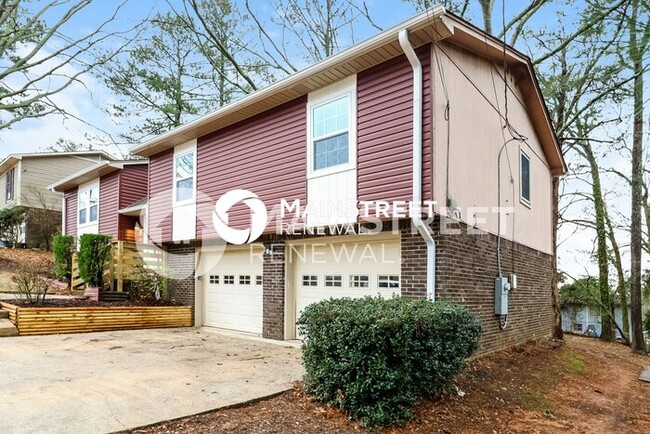 Building Photo - 812 Pine Forest Cir