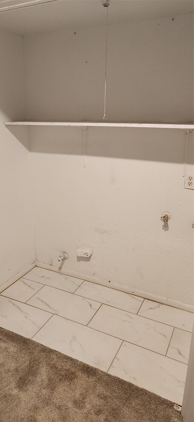 Building Photo - 12447 W Village Dr