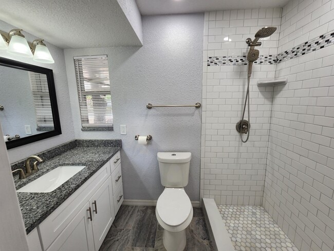 Building Photo - 606 Woodhill Ct