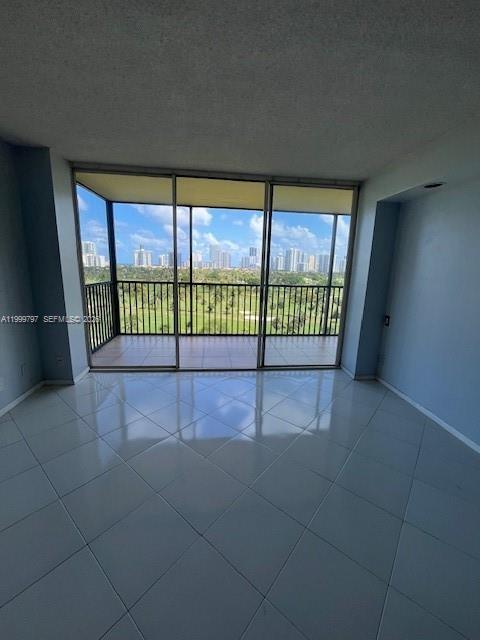 Building Photo - 20335 W Country Club Dr