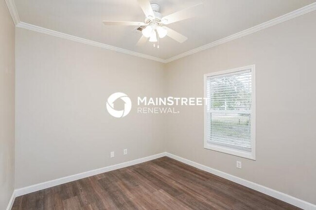 Building Photo - 2720 13th Ave S