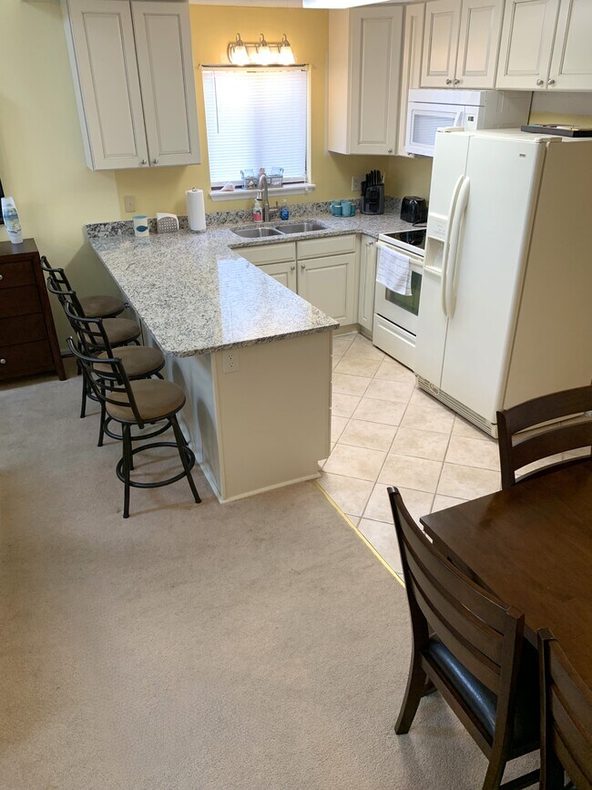 Building Photo - 3700 Golf Colony Ln