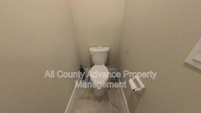 Building Photo - 2268 Spring Lake Ct